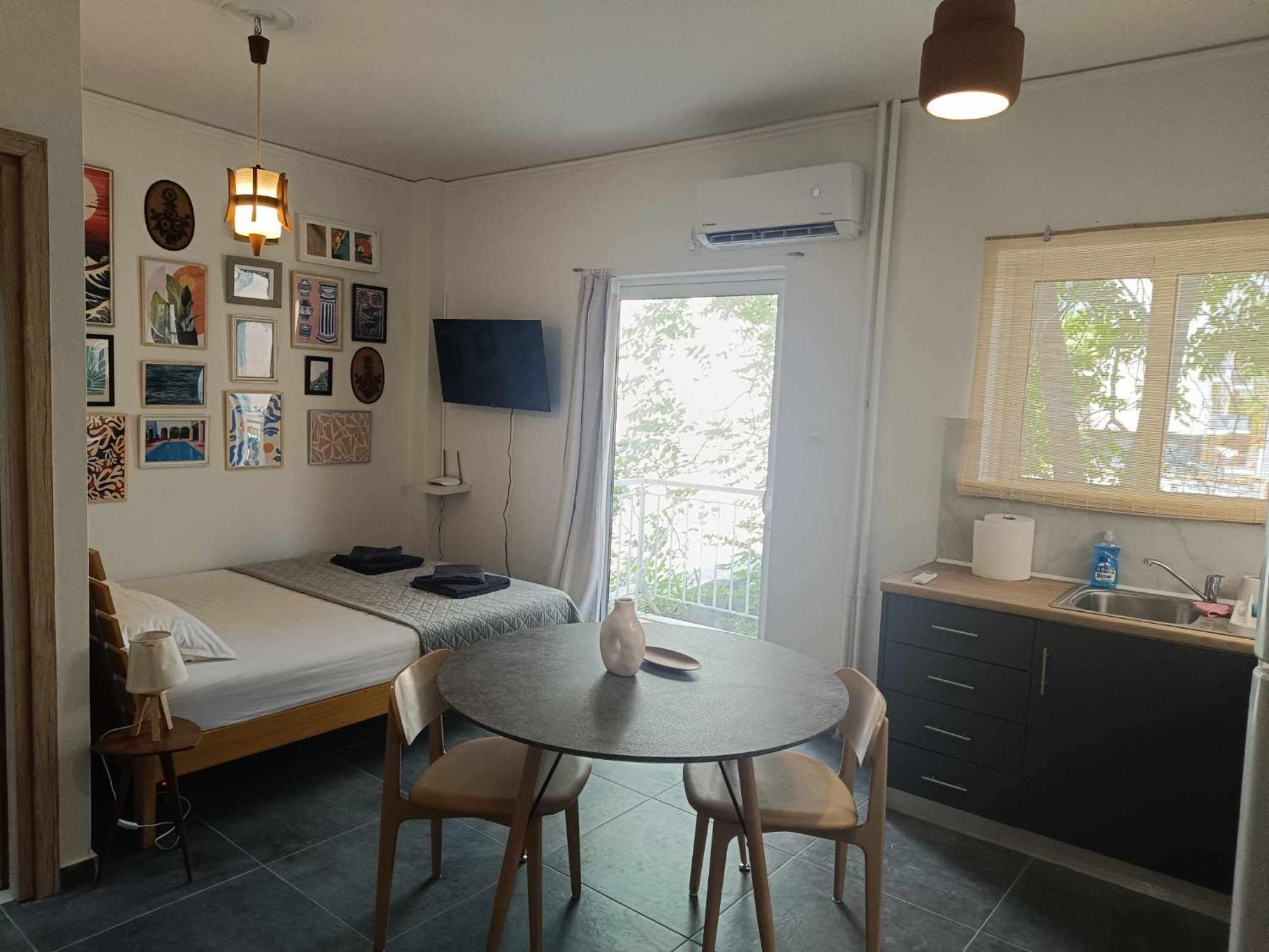 Cozy One Bedroom In Ampelokipi Athen